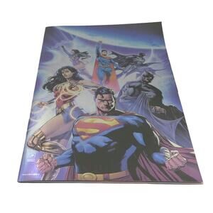 FCBD 2022 Dark Crisis Special Edition #0 New DC Cvr B Daniel Sampere Comic Book
